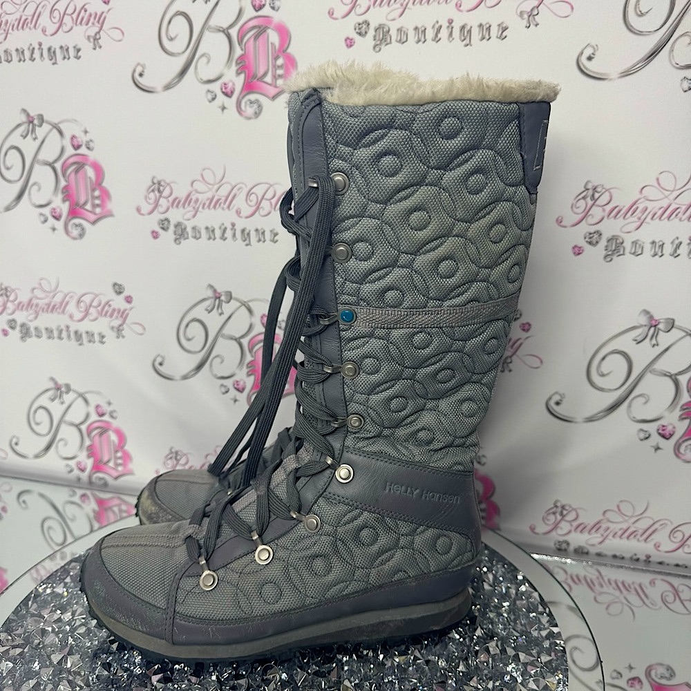 Helly Hansen Womens Gray Waterproof Snow Boots Size 6 1/2 Distressed Grey Winter